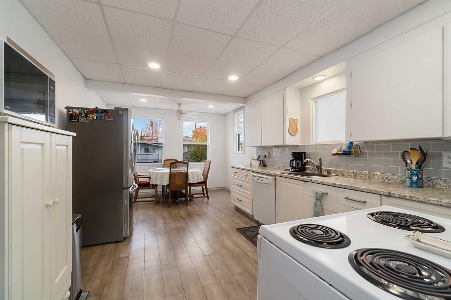 2235 East 52nd Avenue Vancouver, BC - 8