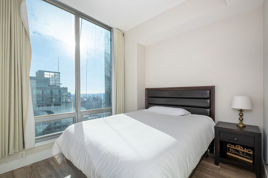 PH2 1288 W Georgia Street Vancouver, BC - 17