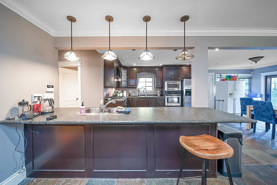 4094 W 38th Avenue Vancouver, BC - 9