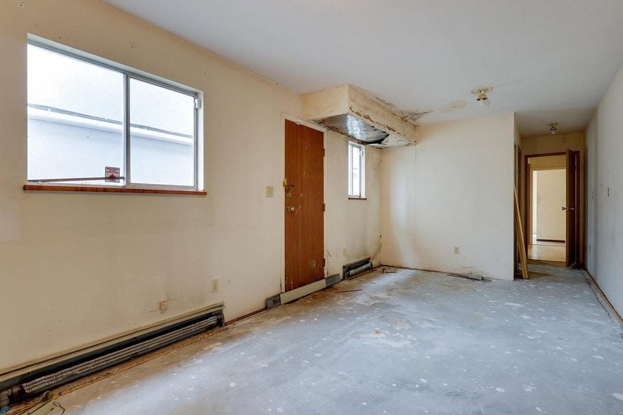 311 E 38th Avenue Vancouver, BC - 5