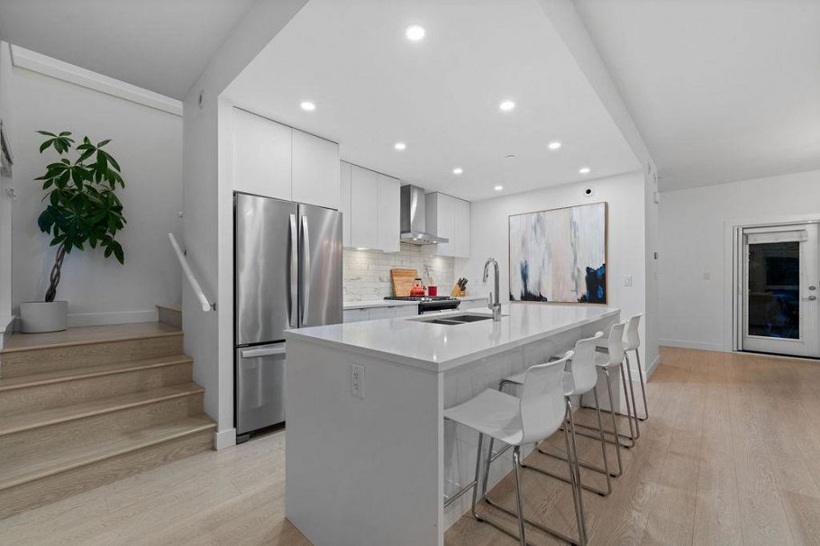 40 3596 Salal Drive North Vancouver, BC - 14