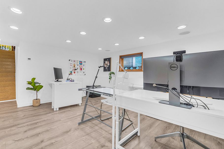 1327 E 29th Avenue Vancouver, BC - 18