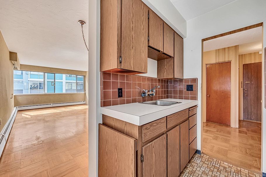 301 1050 Chilco Street Vancouver, BC - 13