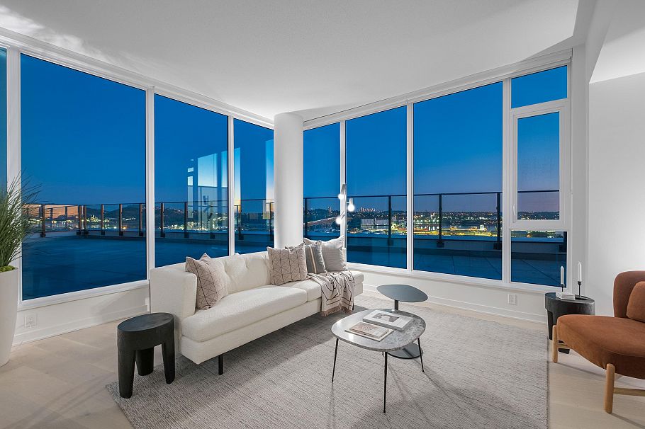 2602 1401 Hunter Street North Vancouver, BC - 1