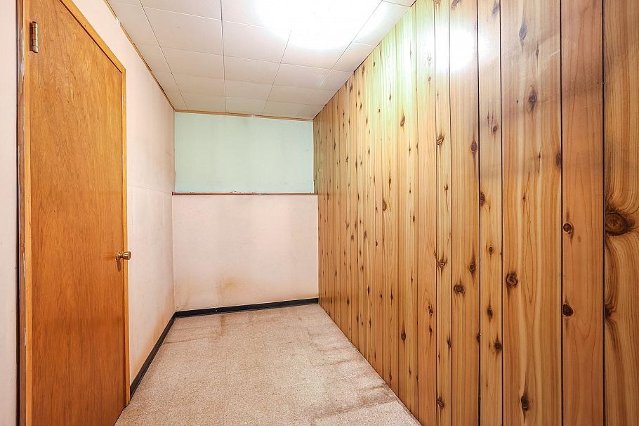 2431 E 12th Avenue Vancouver, BC - 23