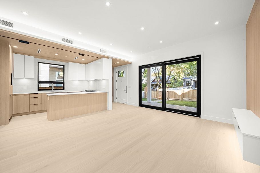 3904 W 23rd Avenue Vancouver, BC - 4