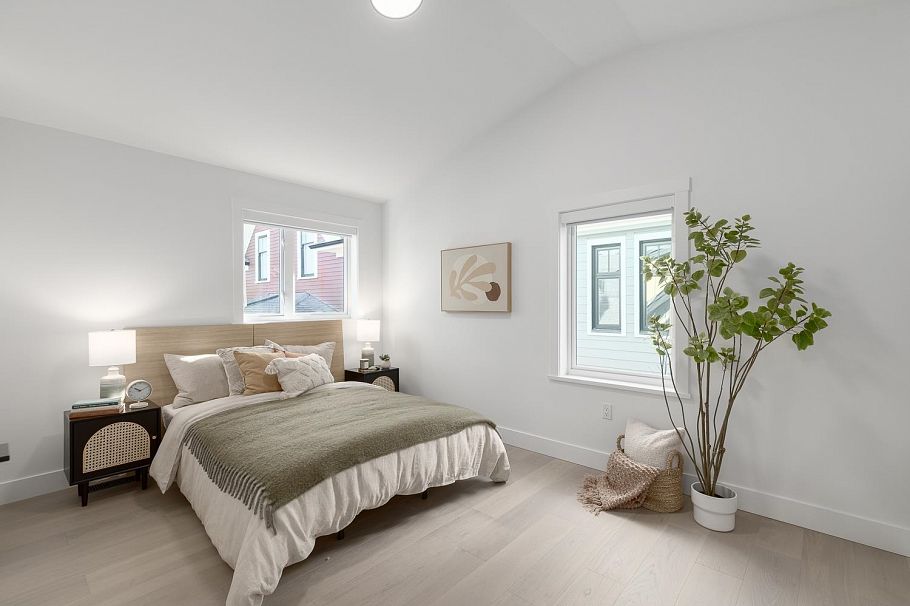 1061 Semlin Drive Vancouver, BC - 12