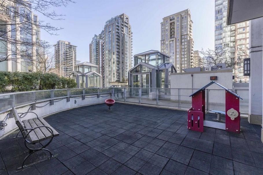 705 565 Smithe Street Vancouver, BC - 27