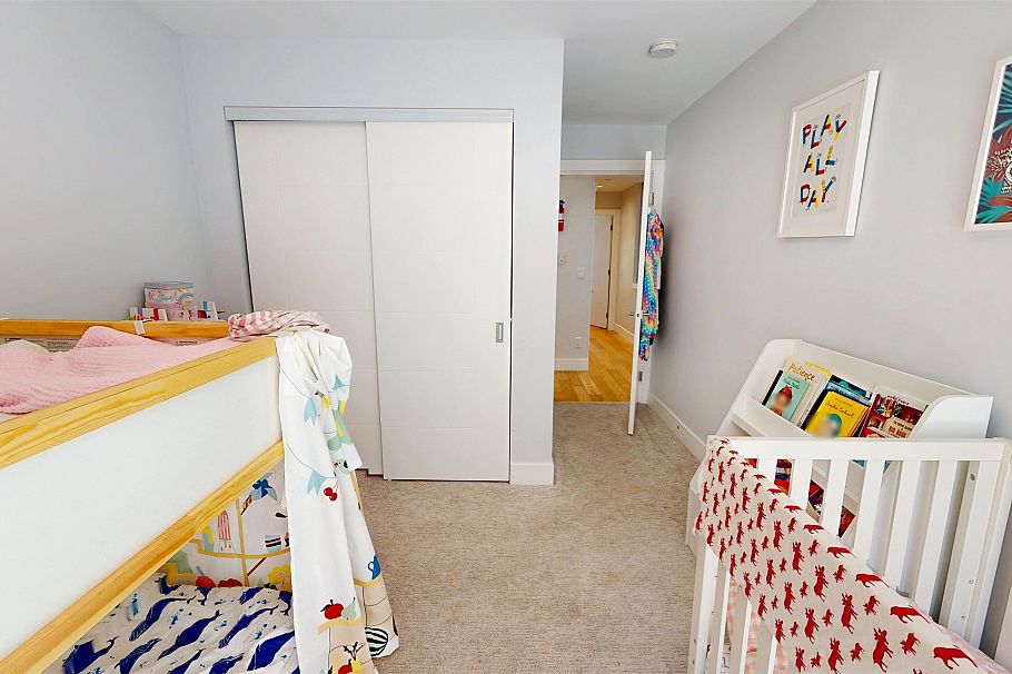 2073 E Pender Street Vancouver, BC - 18