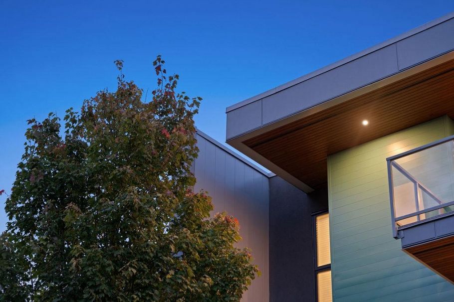 40 3596 Salal Drive North Vancouver, BC - 2