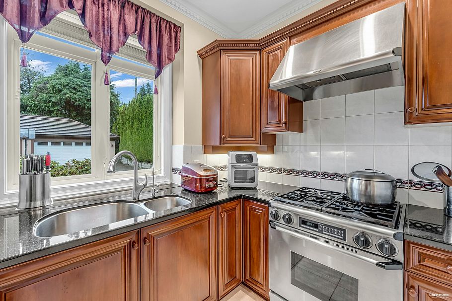 1961 Allison Road Vancouver, BC - 16