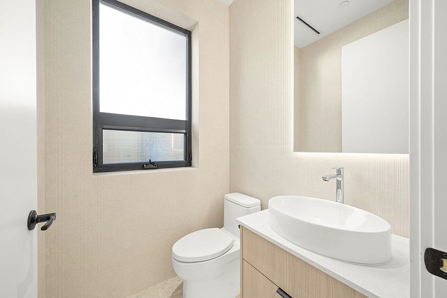 3904 W 23rd Avenue Vancouver, BC - 9