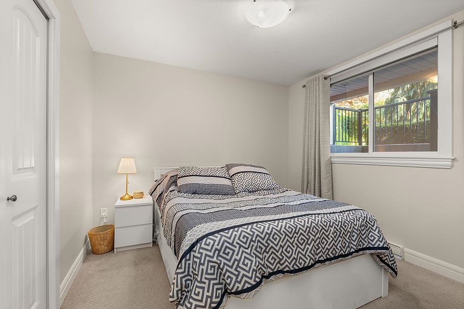 452 Tempe Crescent North Vancouver, BC - 38