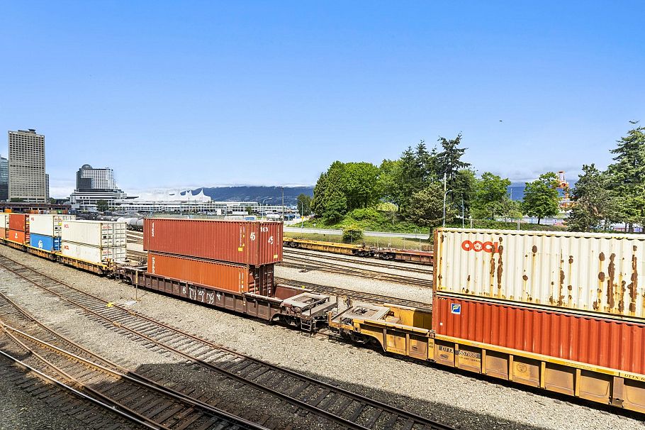 301 41 Alexander Street Vancouver, BC - 25