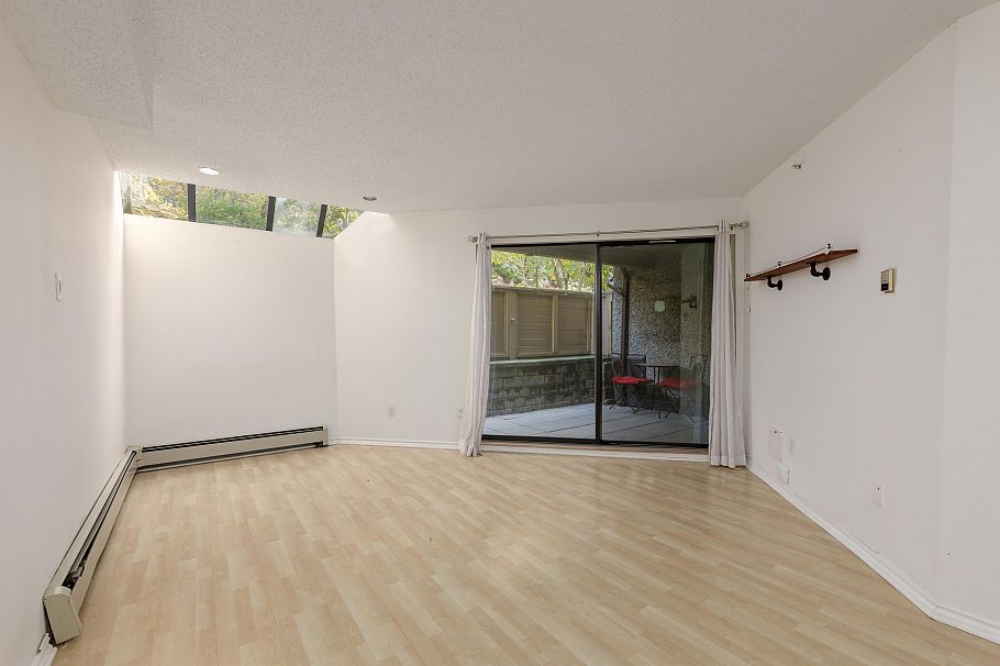 220 1500 Pendrell Street Vancouver, BC - 2