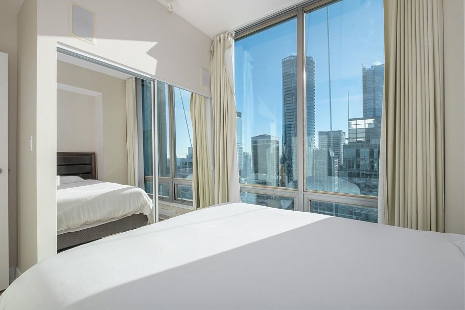 PH2 1288 W Georgia Street Vancouver, BC - 18