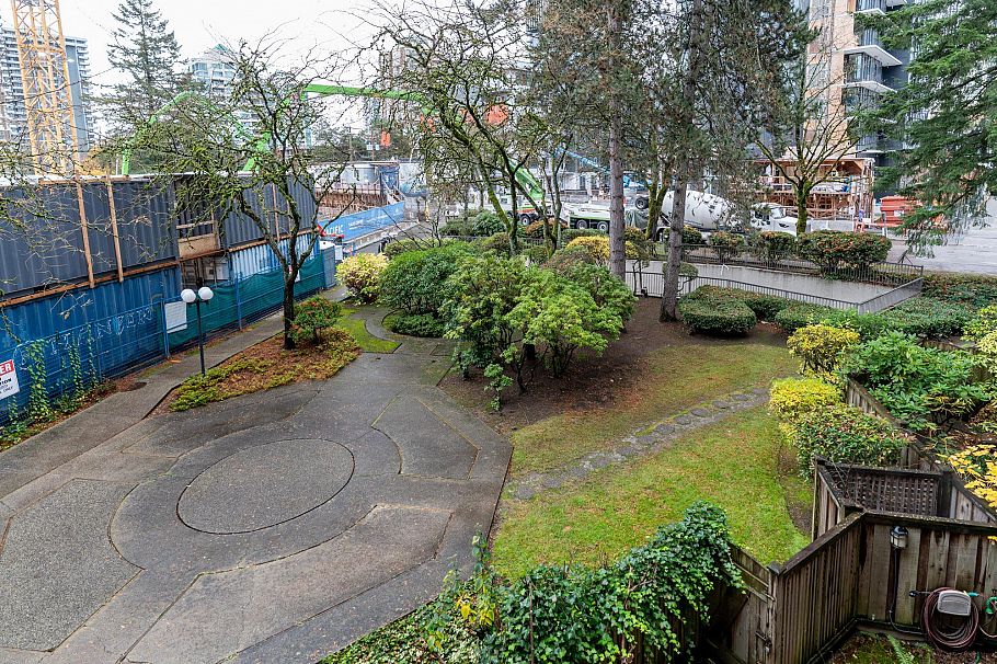 301 5932 Patterson Avenue Burnaby, BC - 25