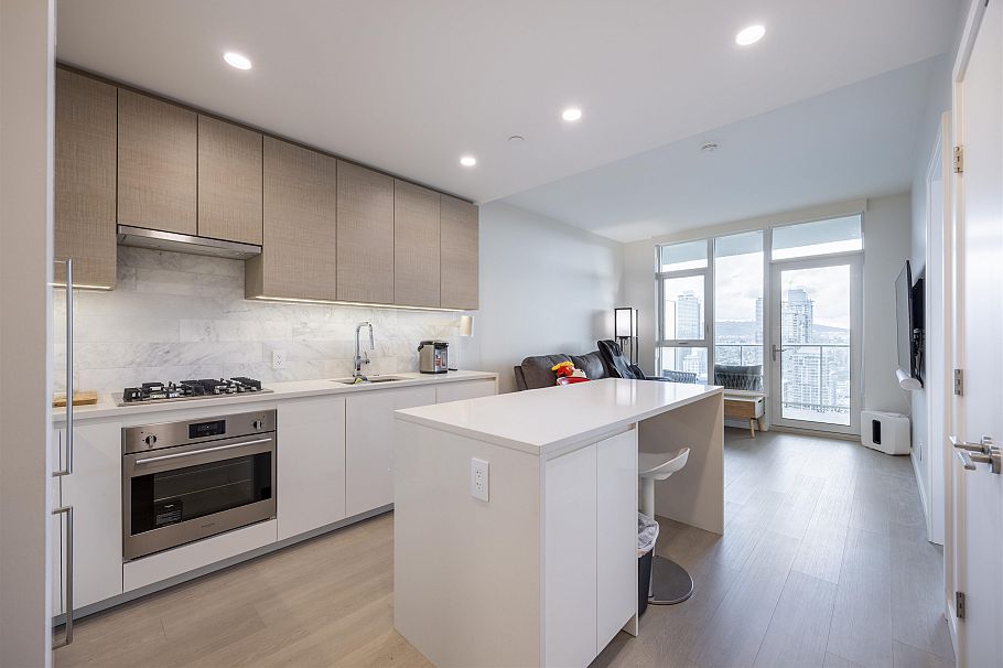 4103 2186 Gilmore Avenue Burnaby, BC - 2