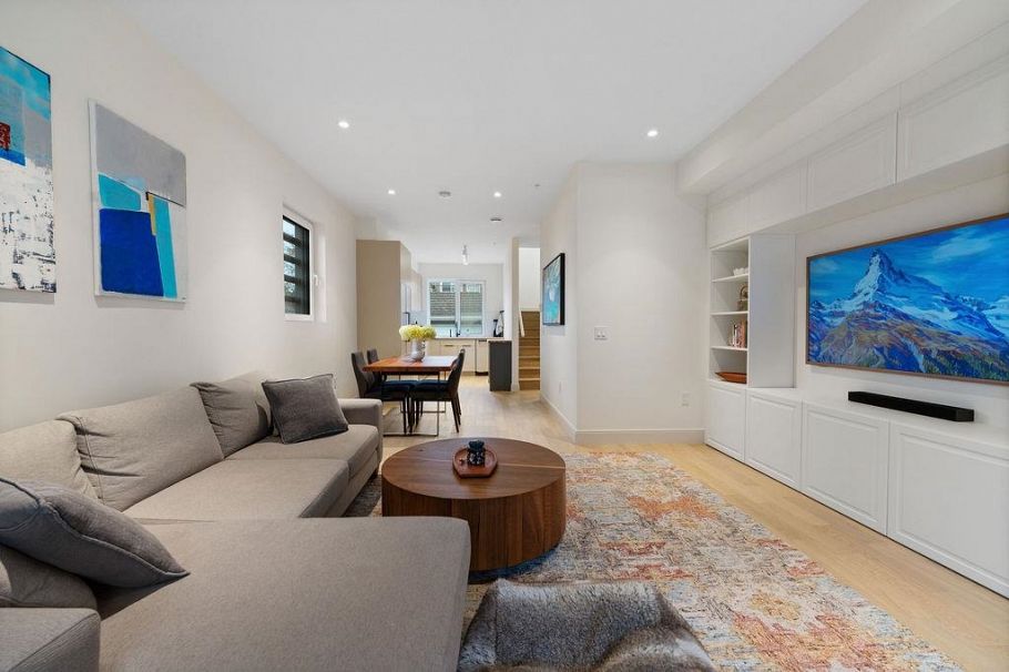 27 632 E 3rd Street North Vancouver, BC - 14