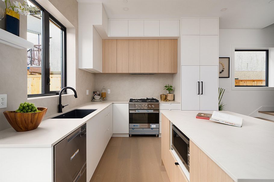 2 2474 E 21st Avenue Vancouver, BC - 11