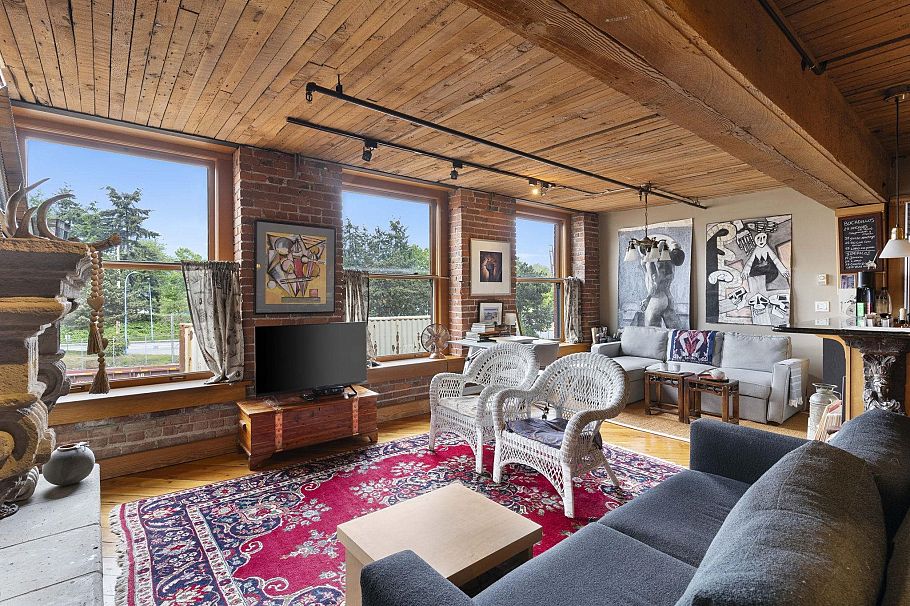 301 41 Alexander Street Vancouver, BC - 2