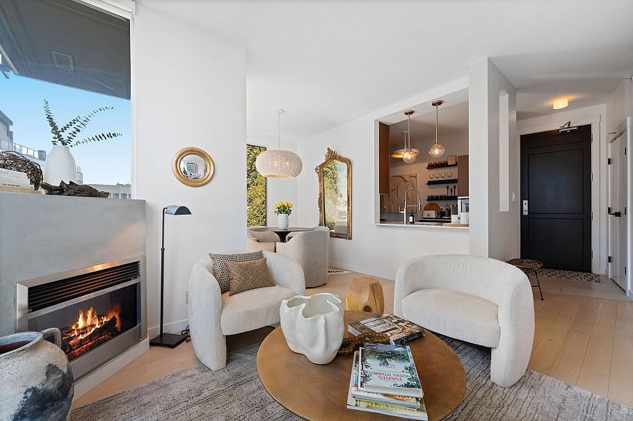 2704 1189 Melville Street Vancouver, BC - 4