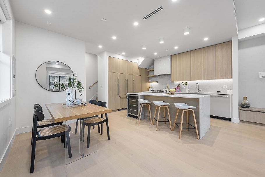 2134 E 10th Avenue Vancouver, BC - 13