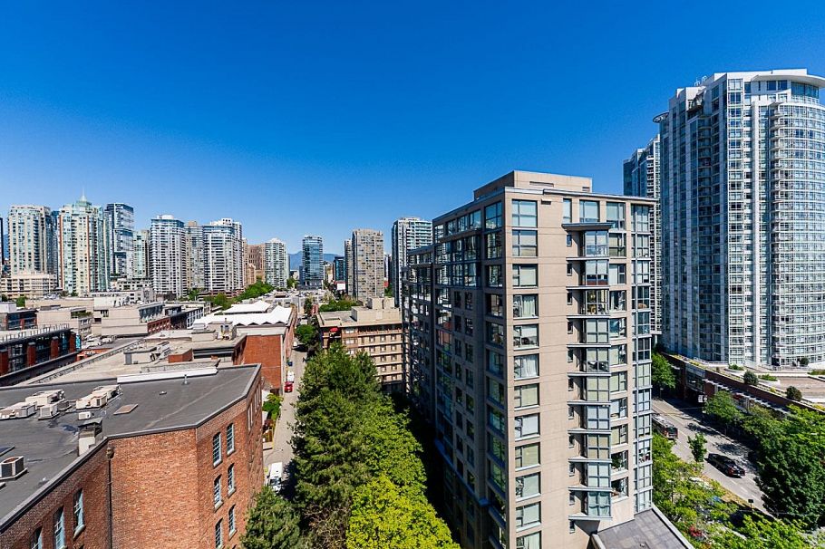 1304 283 Davie Street Vancouver, BC - 30