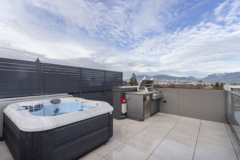 553 W 26th Avenue Vancouver, BC - 25