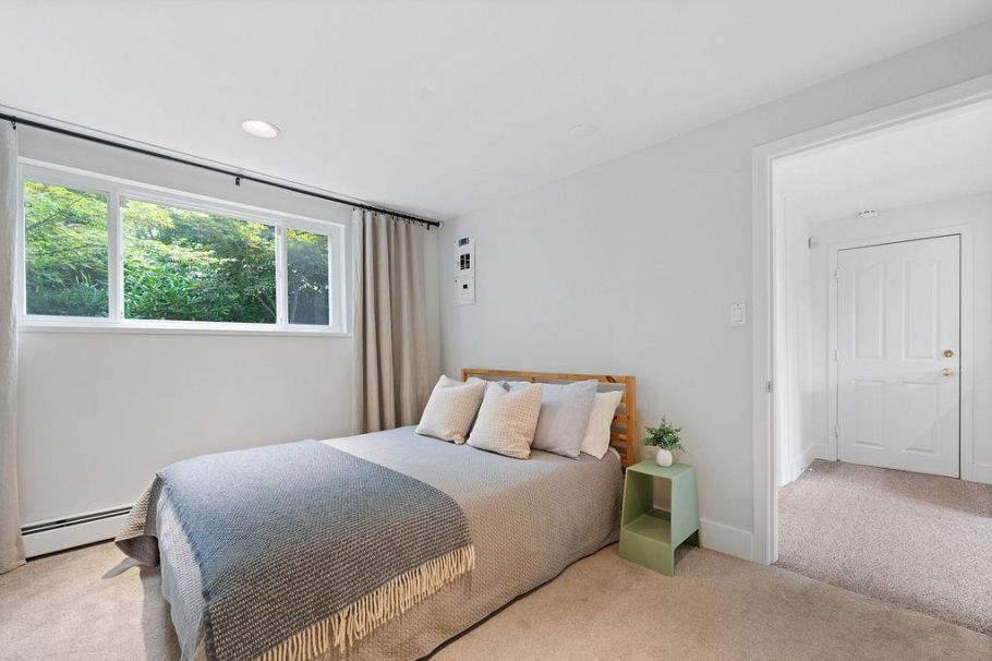 727 Crystal Court North Vancouver, BC - 18