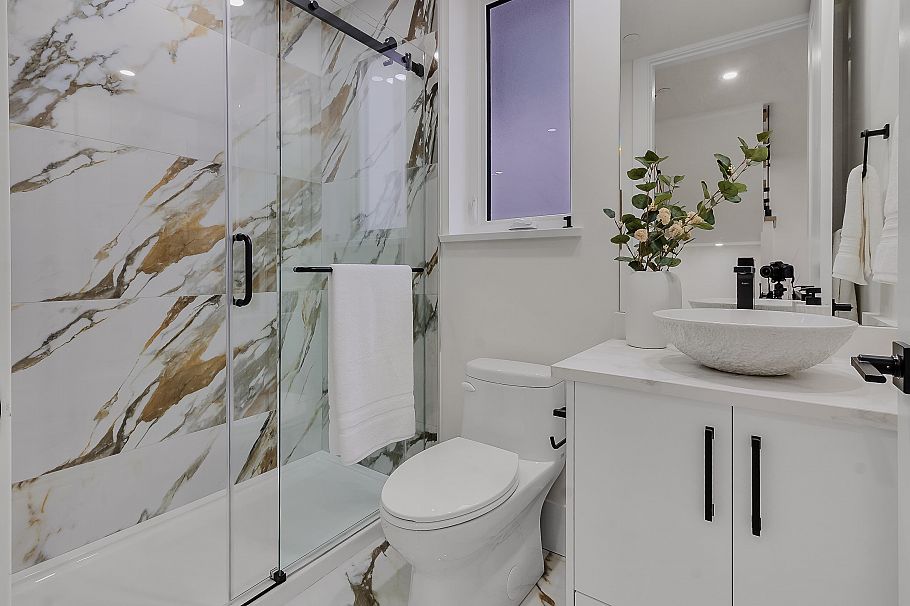 1 585 E 60th Avenue Vancouver, BC - 13