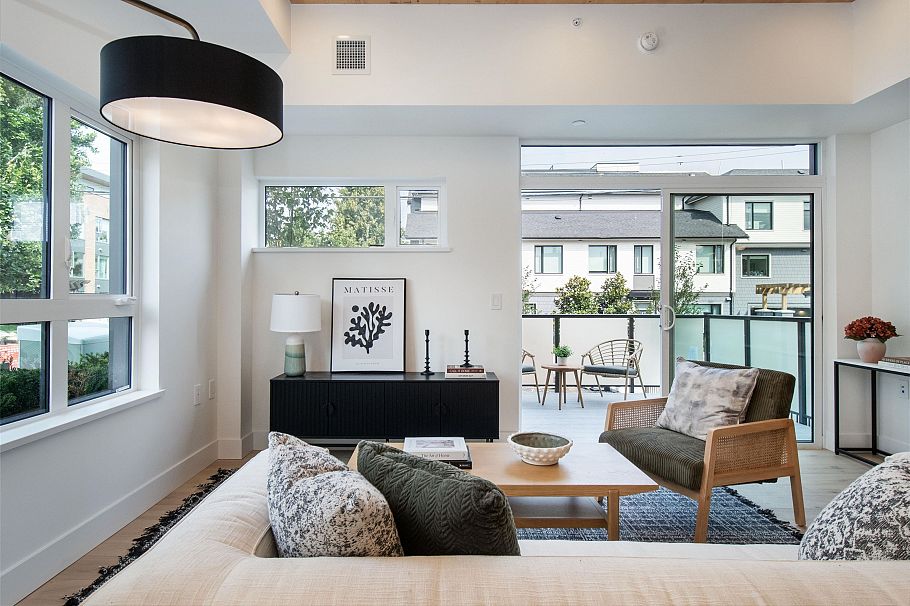 4150 Columbia Street Vancouver, BC - 3