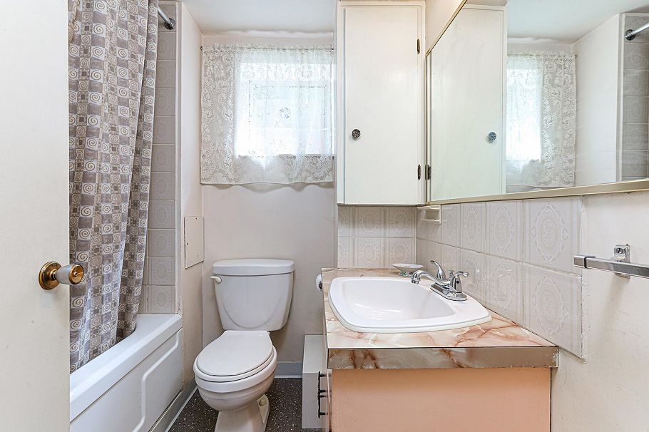 2553 E 20th Avenue Vancouver, BC - 27