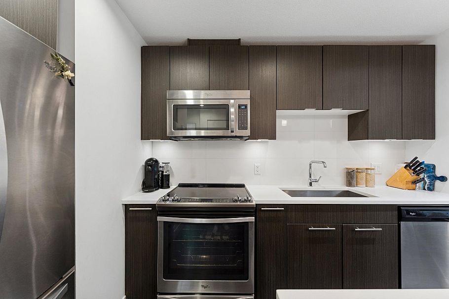 123 723 W 3rd Street North Vancouver, BC - 11