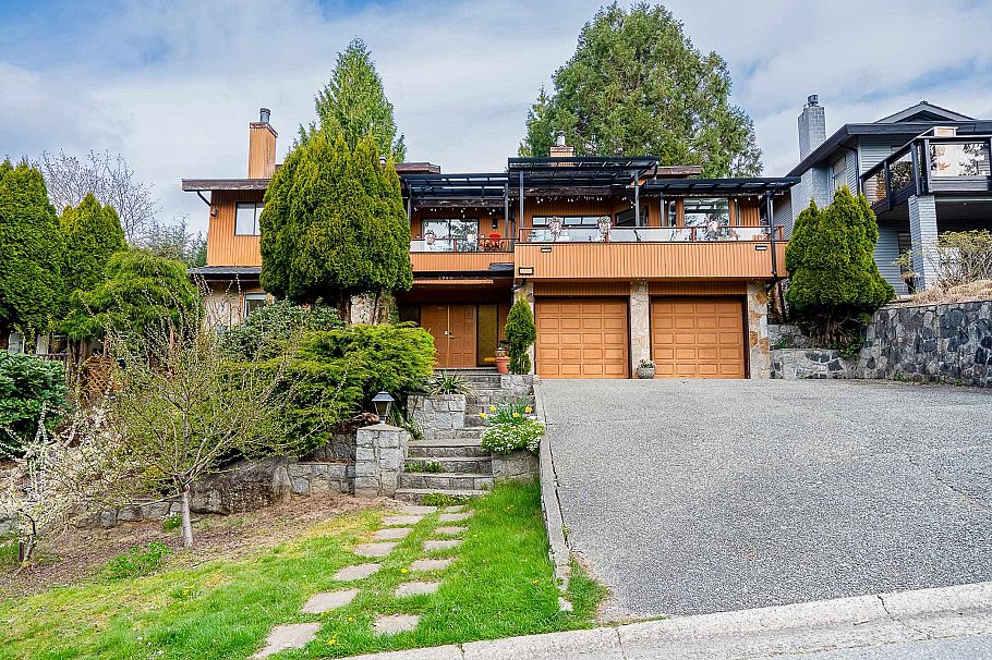 2940 Dresden Way North Vancouver, BC - 1