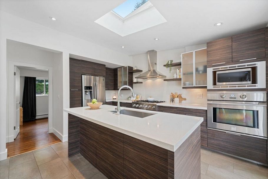 727 Crystal Court North Vancouver, BC - 8