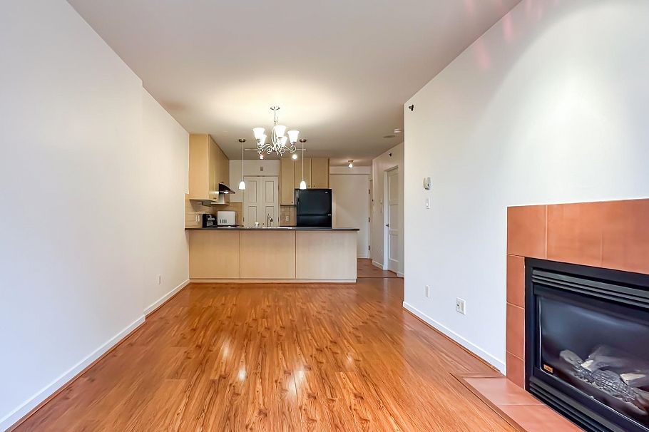 511 819 Hamilton Street Vancouver, BC - 4