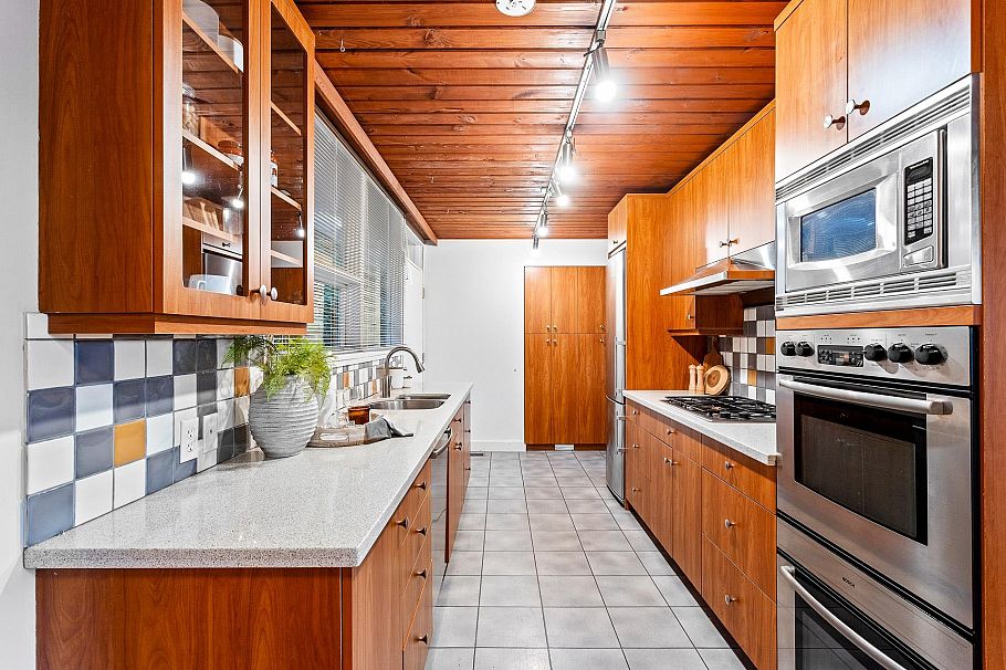 4150 Canterbury Crescent North Vancouver, BC - 11