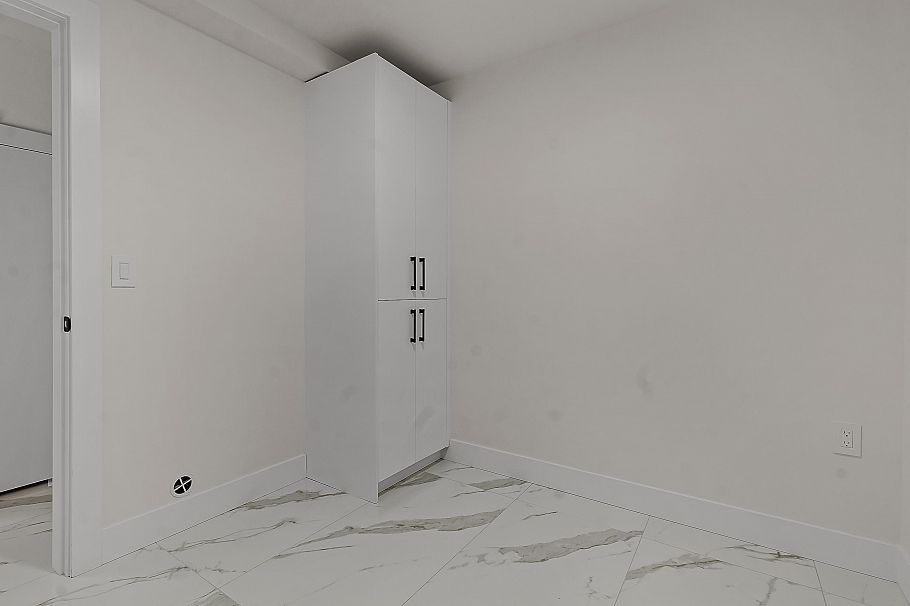 1 585 E 60th Avenue Vancouver, BC - 27