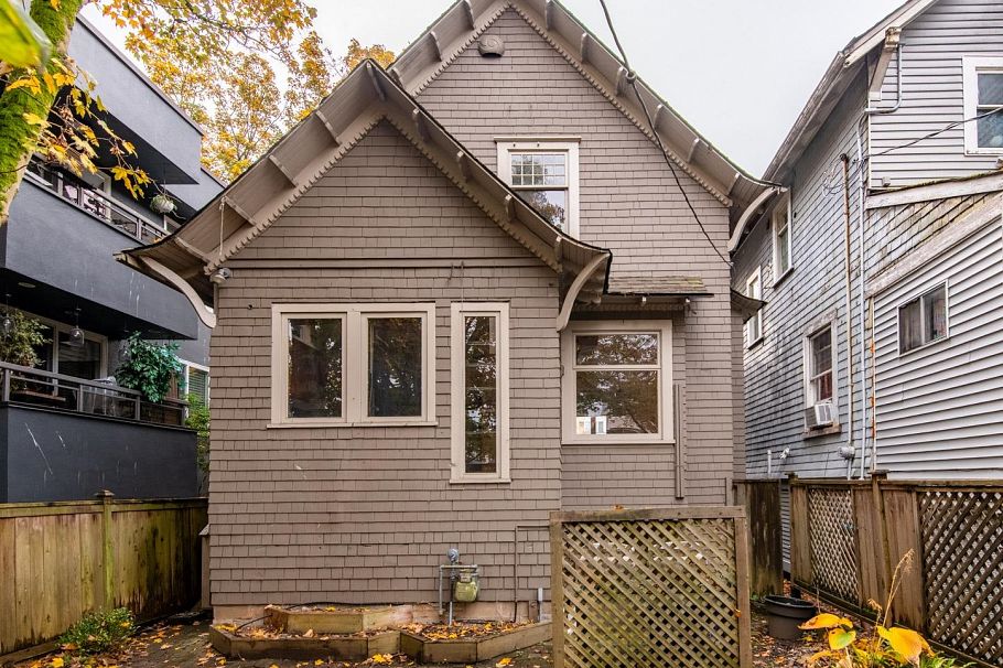 2243 W 5th Avenue Vancouver, BC - 25