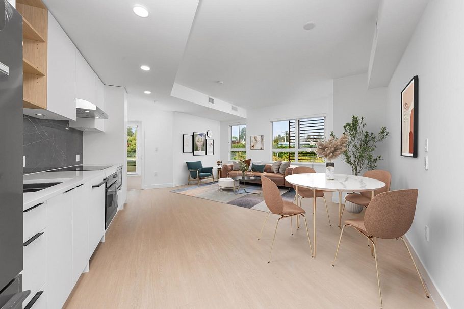 361 422 E 3rd Street North Vancouver, BC - 2