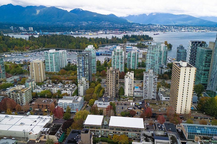 PH4 1688 Robson Street Vancouver, BC - 3