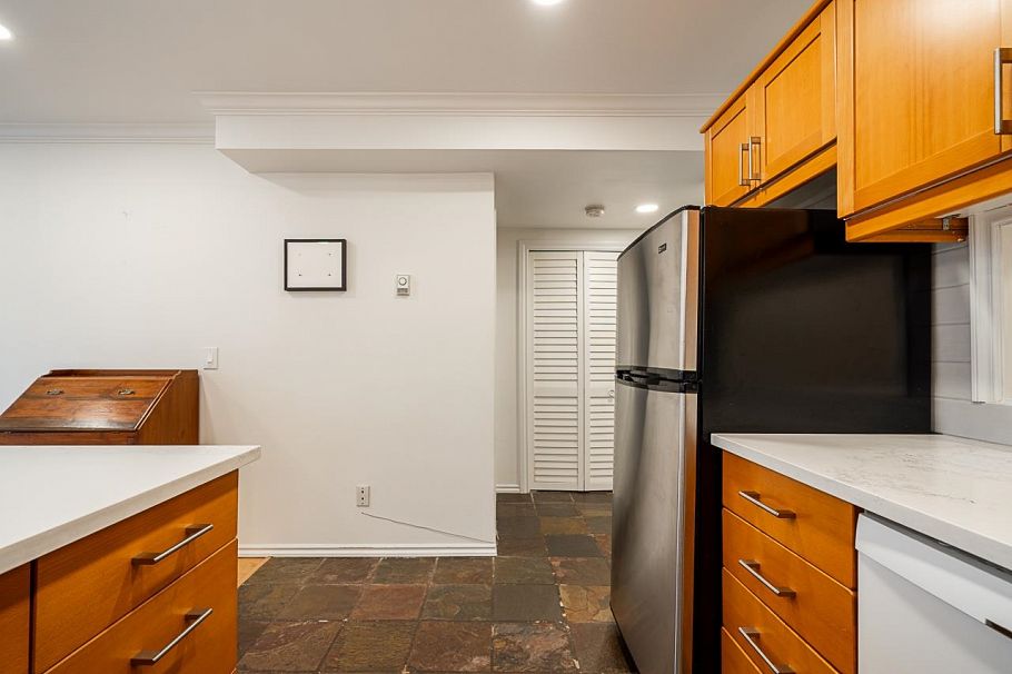 218 1990 W 6th Avenue Vancouver, BC - 7