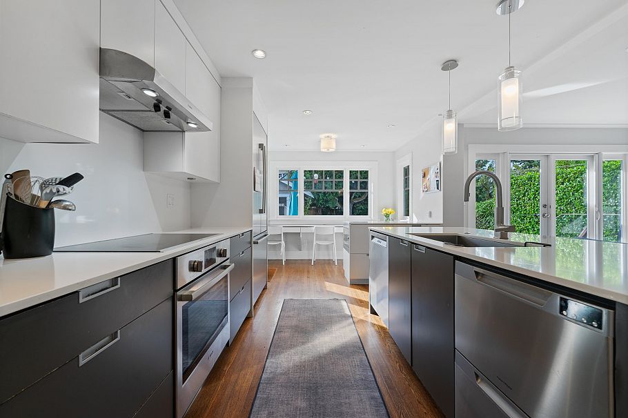 2138 W 21st Avenue Vancouver, BC - 11