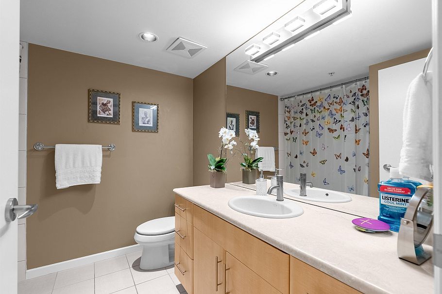 104 3750 Edgemont Boulevard North Vancouver, BC - 12