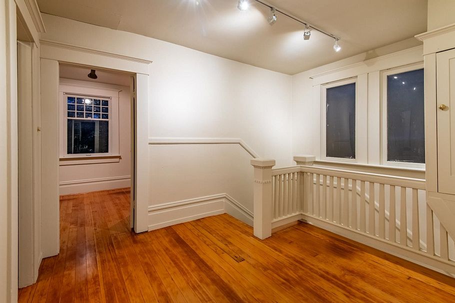 2243 W 5th Avenue Vancouver, BC - 14