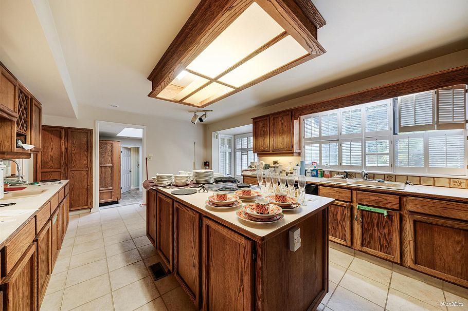 1226 Seymour Boulevard North Vancouver, BC - 10