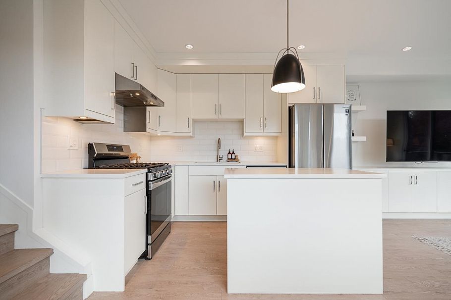 4756 Duchess Street Vancouver, BC - 9