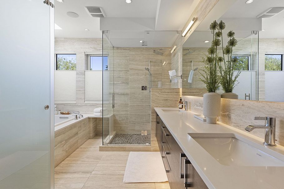 1995 Whyte Avenue Vancouver, BC - 9