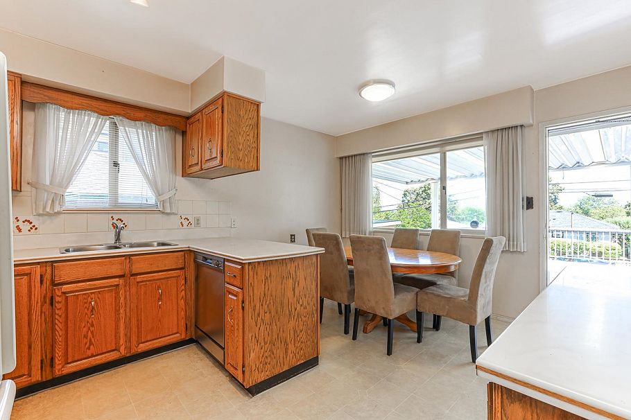 2553 E 20th Avenue Vancouver, BC - 6